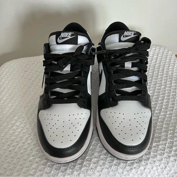 Nike Dunk Low, black and white, Panda, women’s size 7 - Picture 6 of 9